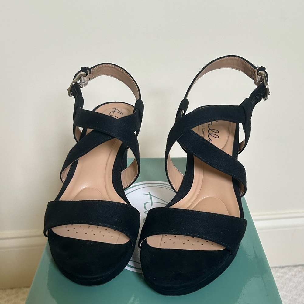 ABELLA TRUE COMFORT WOMEN'S LAPIS BLACK CRISS CROSS SLINGBACK